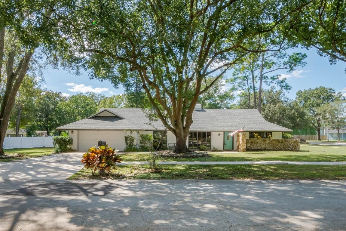 141 Tarrytown Tr., Longwood, FL 32750