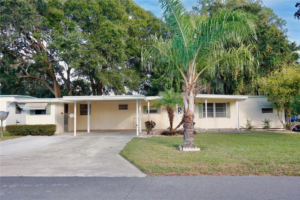 31206 Temple Ave., Tavares, FL 32778