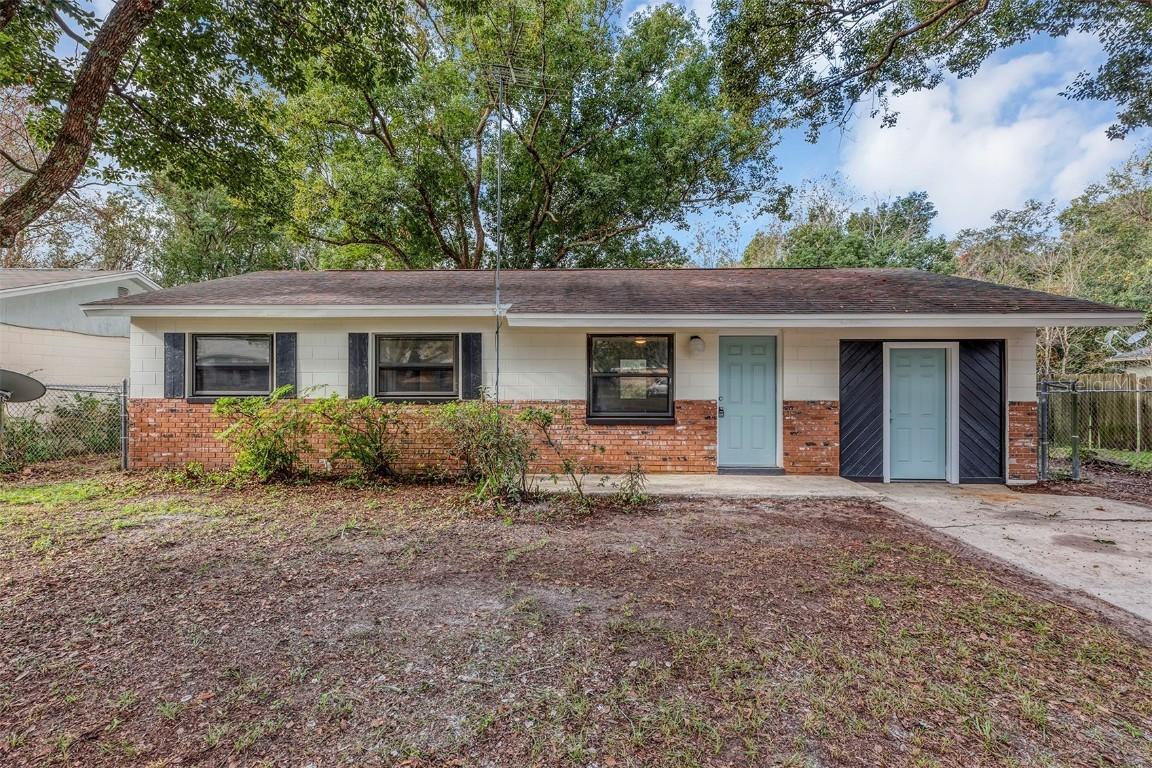 1806 Selleen Dr., Eustis, FL 32726