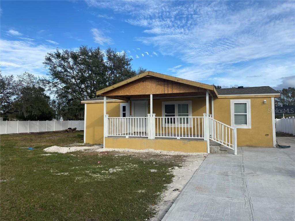 230 2nd St., Davenport, FL 33837