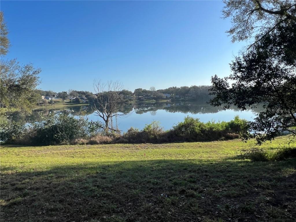 S Lakeshore Ct, Eustis, FL 32726