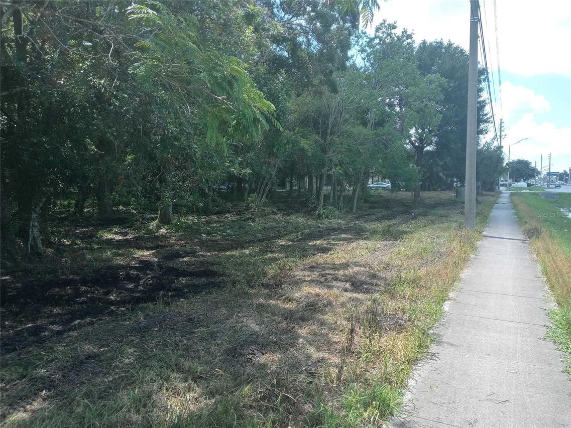 1427 N Semoran Blvd., Orlando, FL 32807