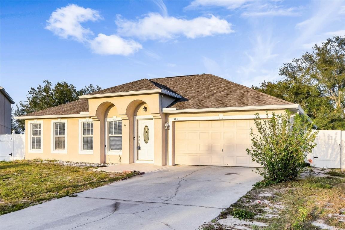 1905 Lakeview Ln., Poinciana, FL 34759