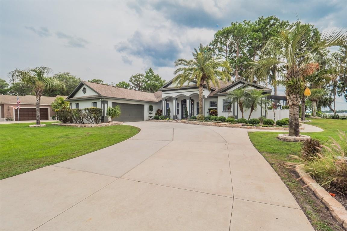 12114 Eagle Point Ct., Leesburg, FL 34788