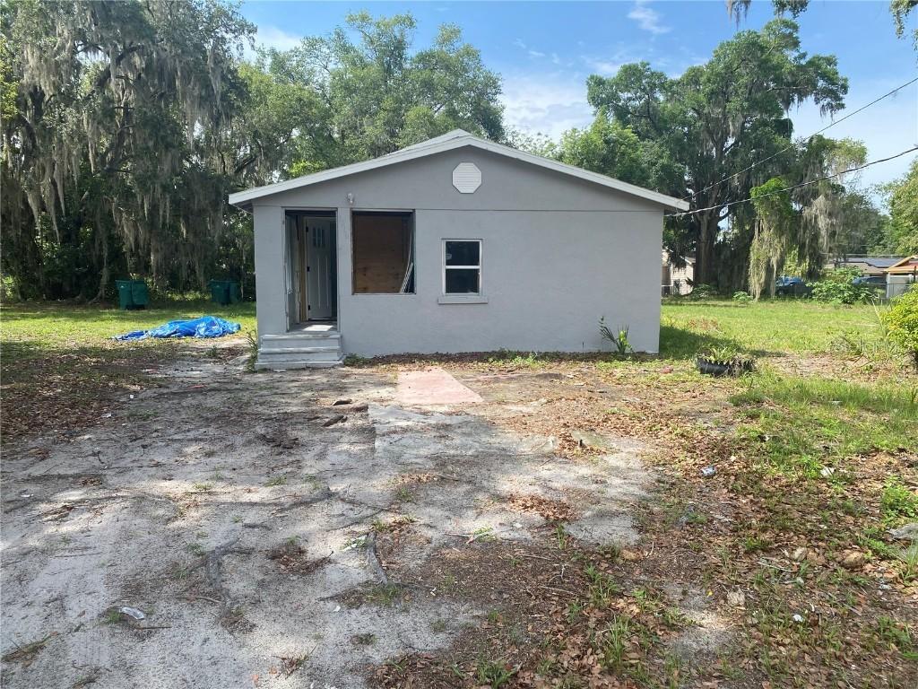 1016 E Hazzard Ave., Eustis, FL 32726