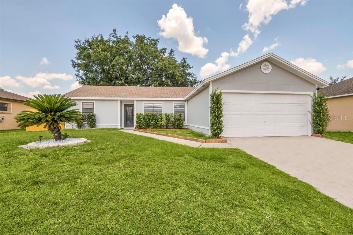 23 York Ct., Kissimmee, FL 34758