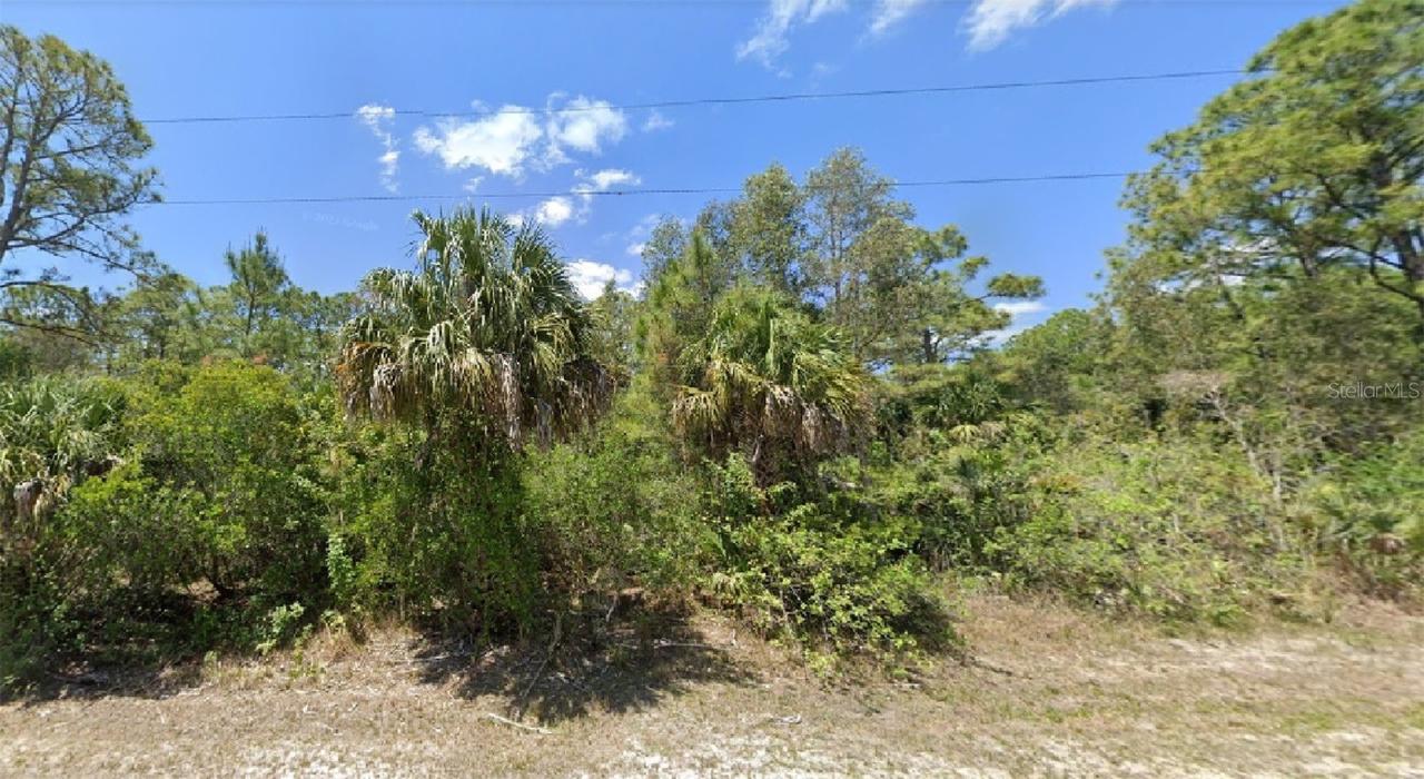 6015 Sally Ave., Lehigh Acres, FL 33971