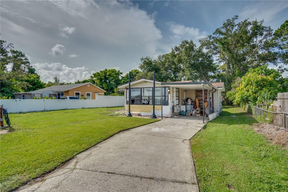 2216 Herbison Dr., Orlando, FL 32810