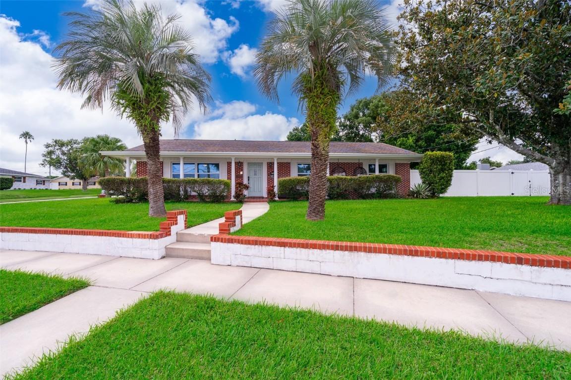 824 Springwood Dr., Orlando, FL 32839