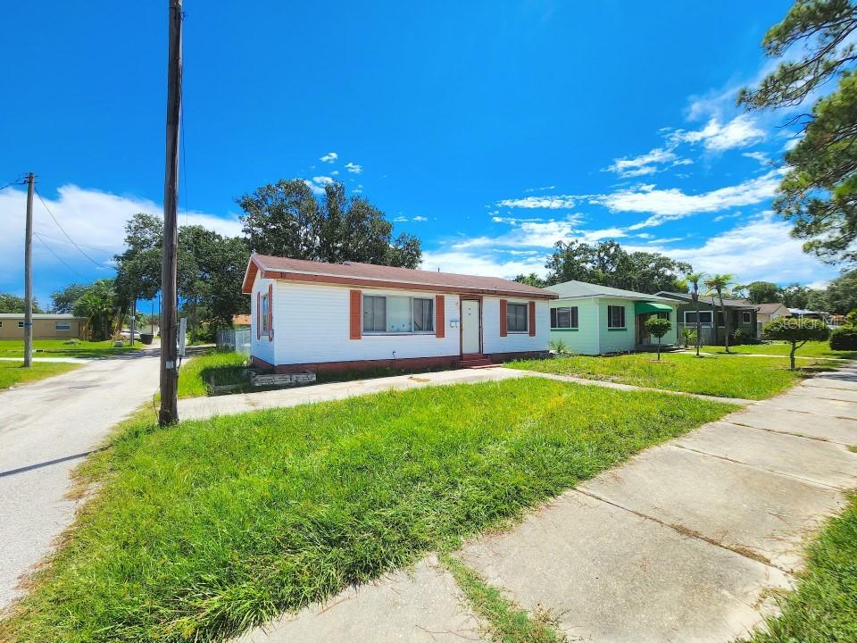2218 8th St., St Petersburg, FL 33705