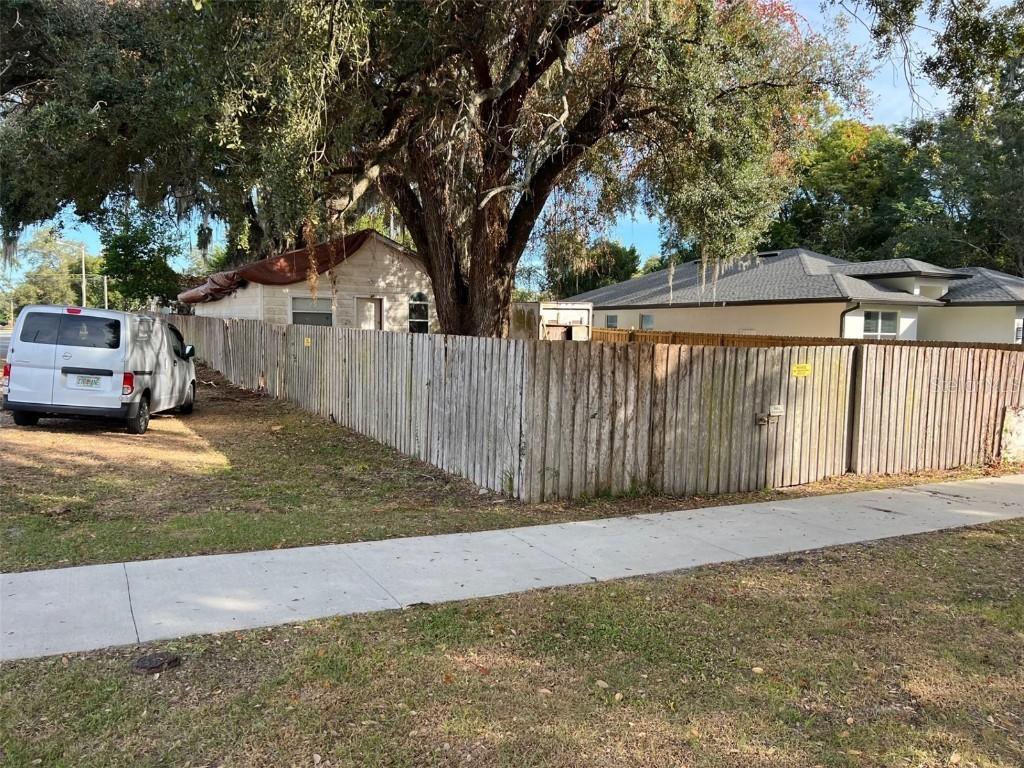 1203 Royal Palm Ave., Orlando, FL 32809