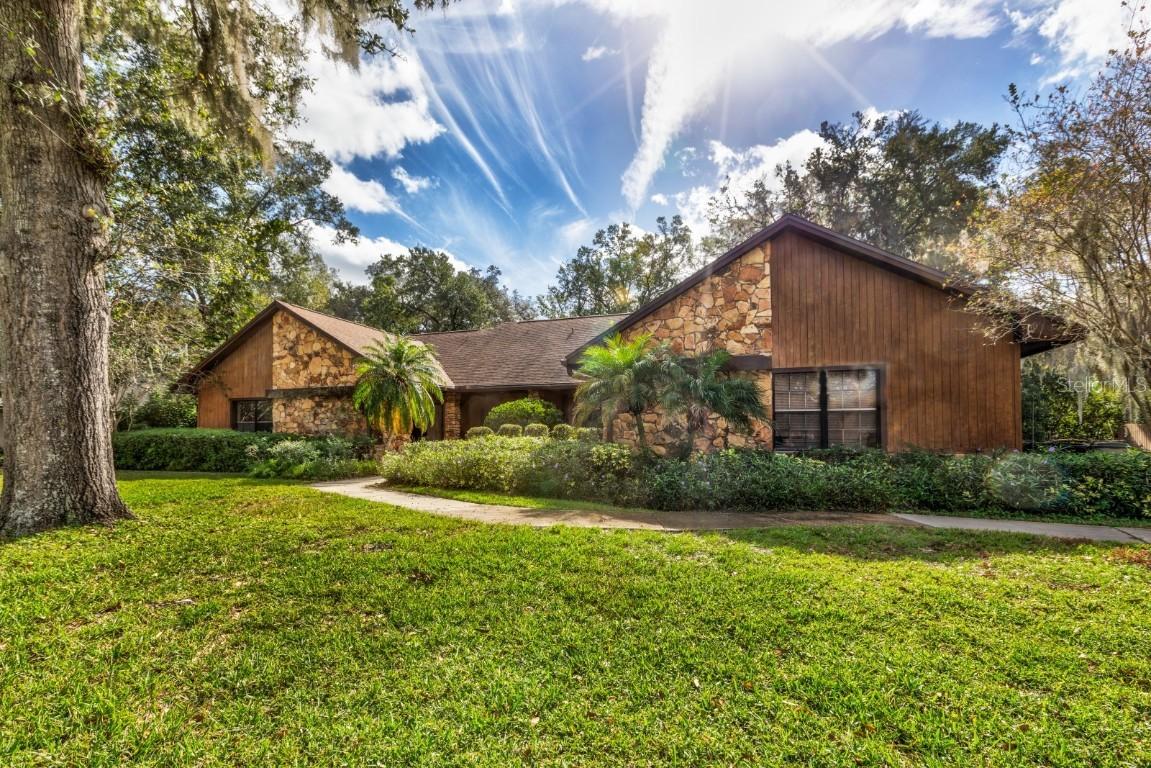 1930 Maple Leaf Dr., Windermere, FL 34786