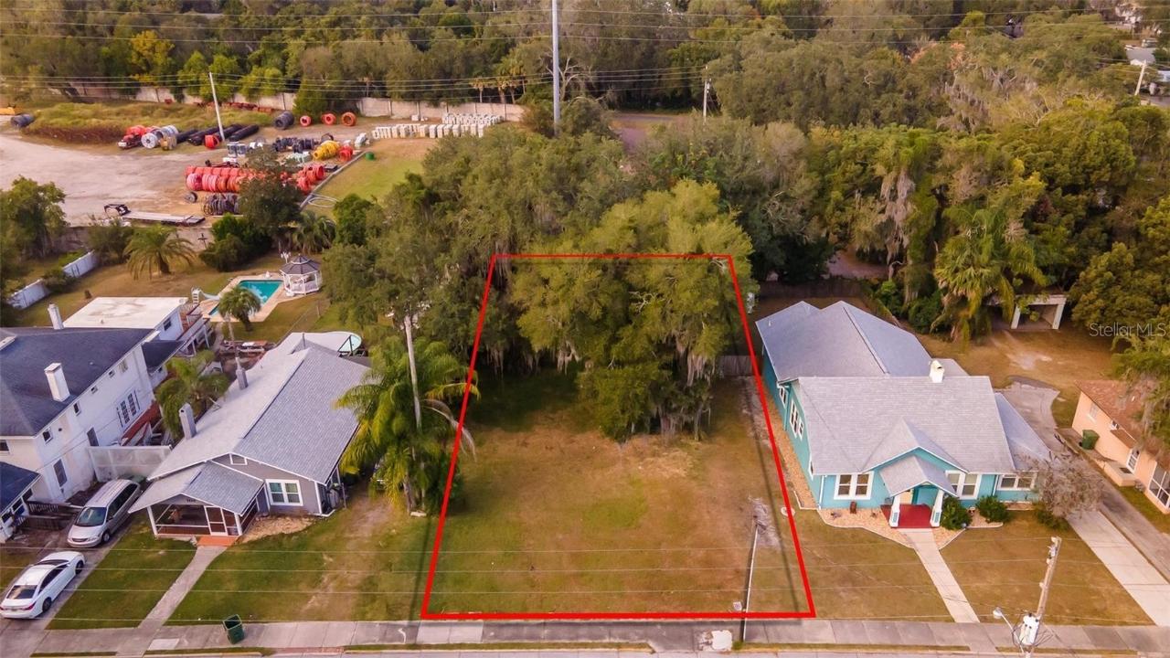 1112 W Line St., Leesburg, FL 34748