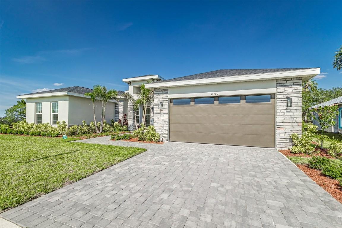 839 Waterfern Trail Dr., Auburndale, FL 33823