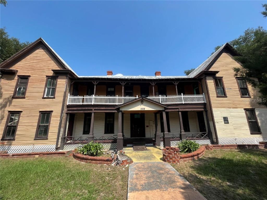 1502 High St., Leesburg, FL 34748