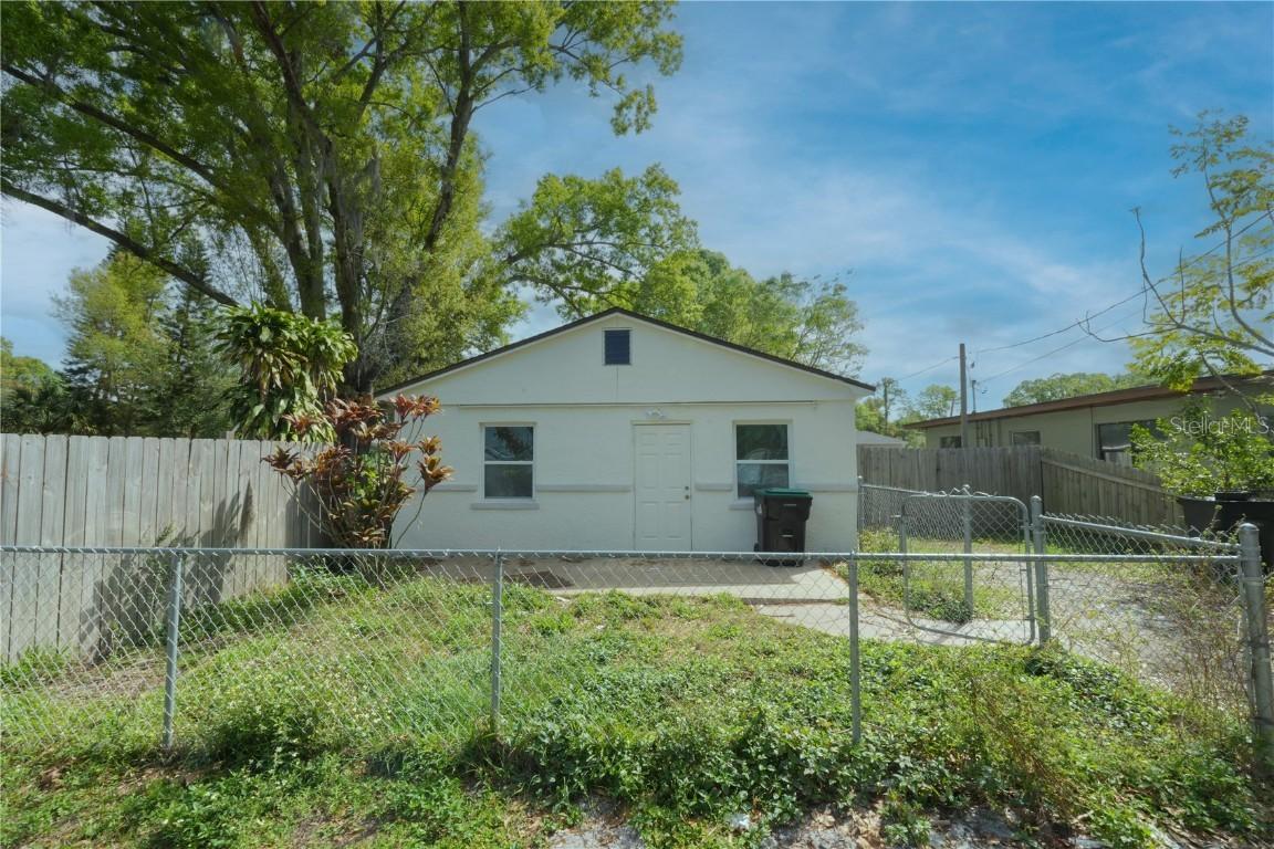 1035 Farwell Ave., Orlando, FL 32807