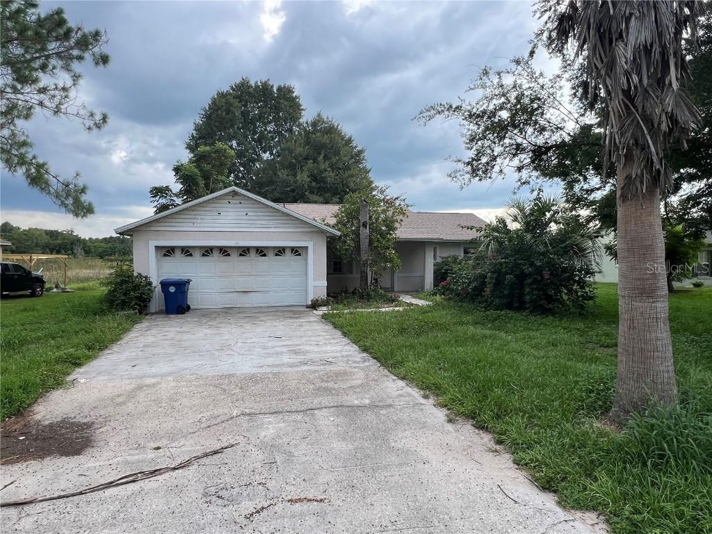 53 Lake Jackson Dr., Mascotte, FL 34753
