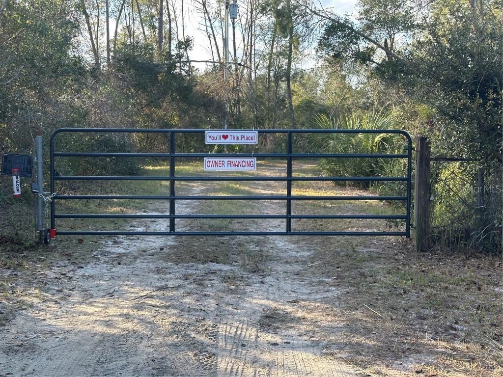 42515 Dogwood Ave., Deland, FL 32720