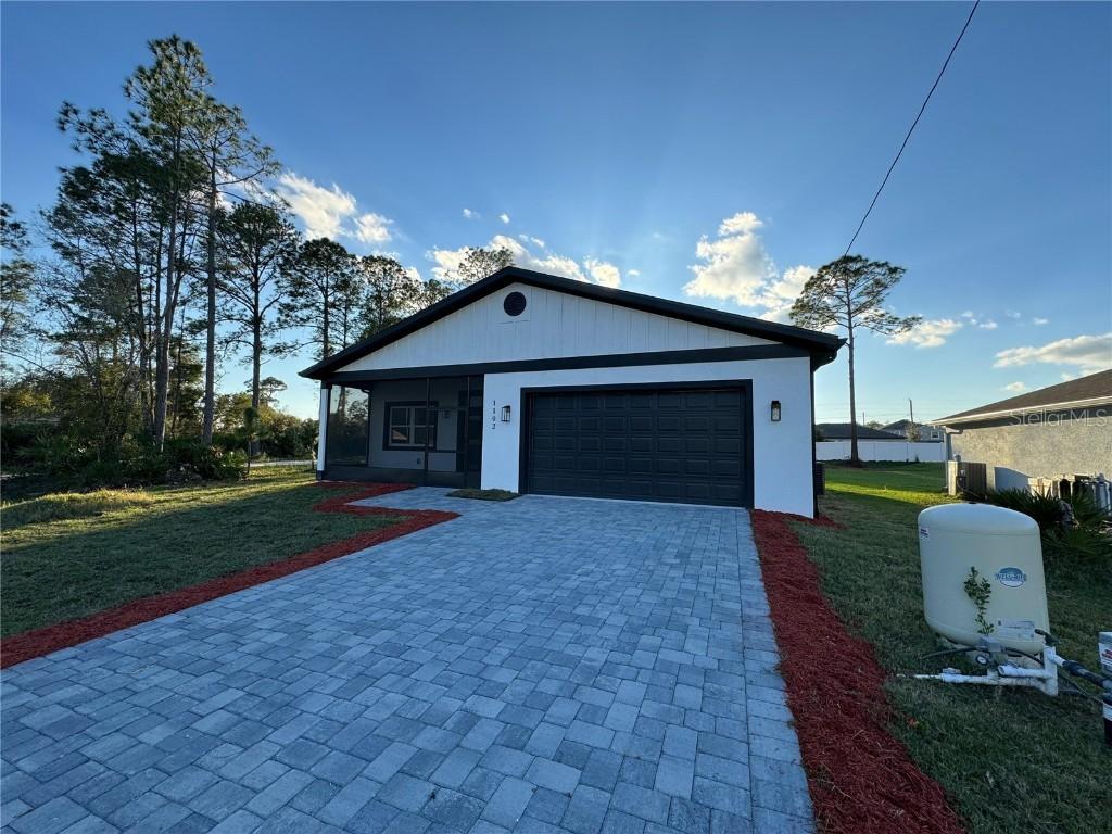 1102 East Pkwy., Deland, FL 32724