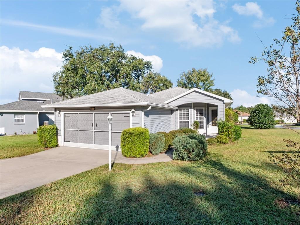 20505 Queen Alexandra Dr., Leesburg, FL 34748