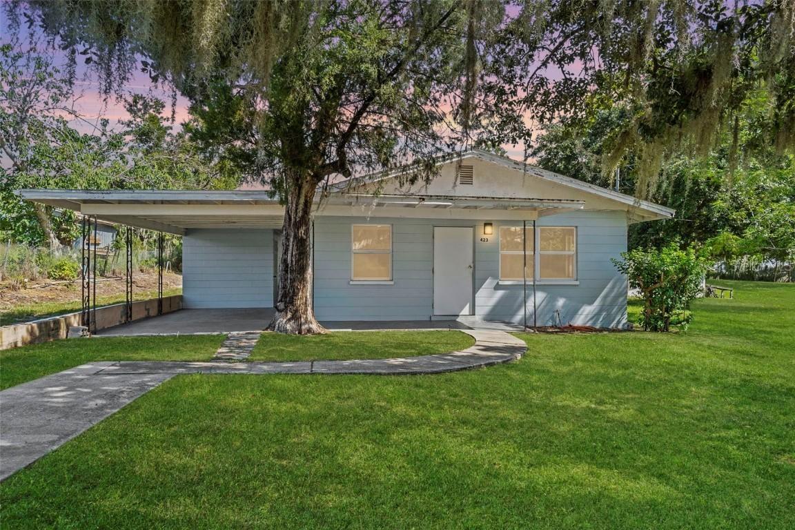 423 E 9th St., Frostproof, FL 33843