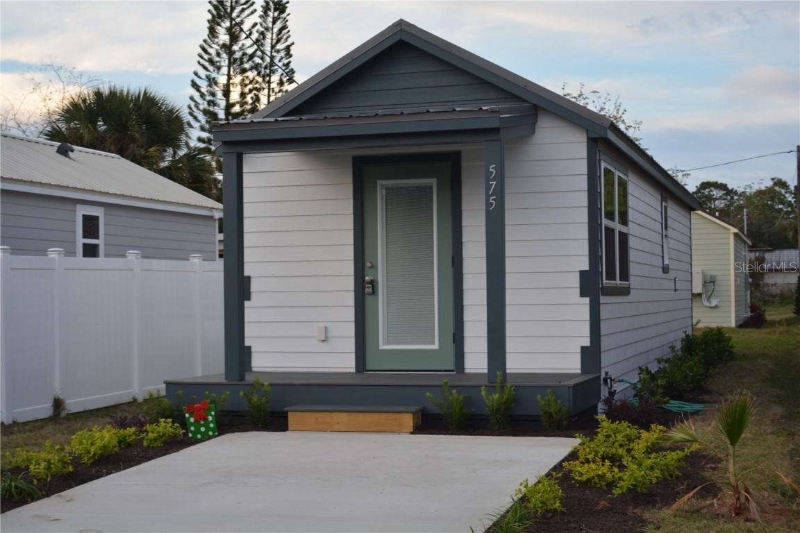 575 2nd St., Oviedo, FL 32765