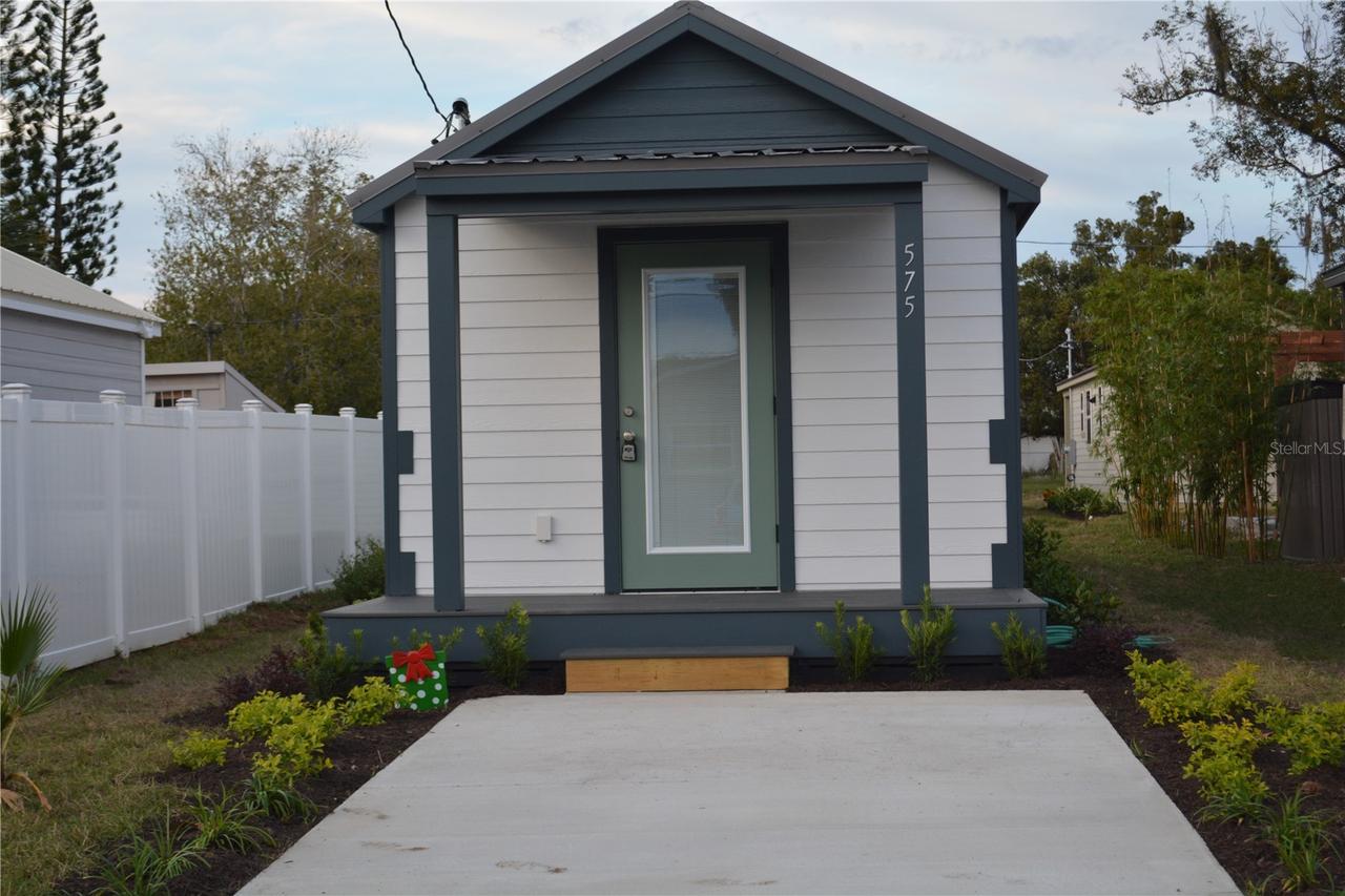 575 2nd St., Oviedo, FL 32765