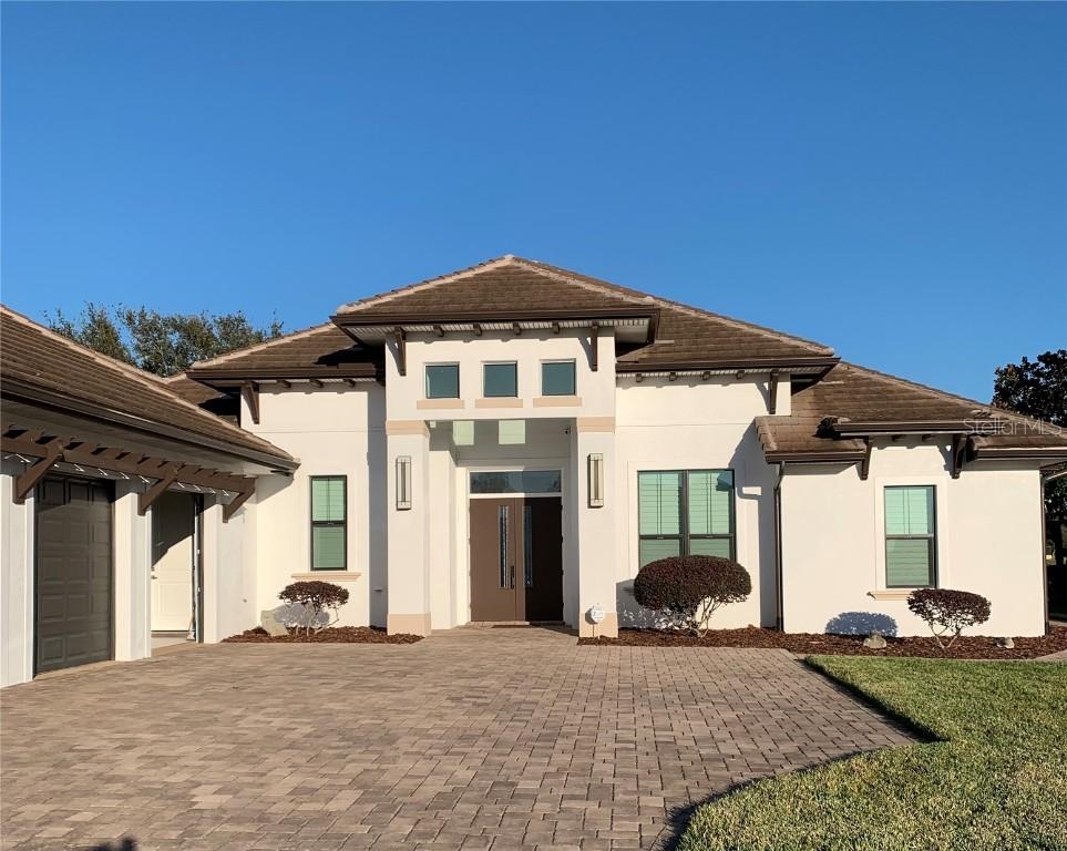 816 Johns Point Dr., Oakland, FL 34787