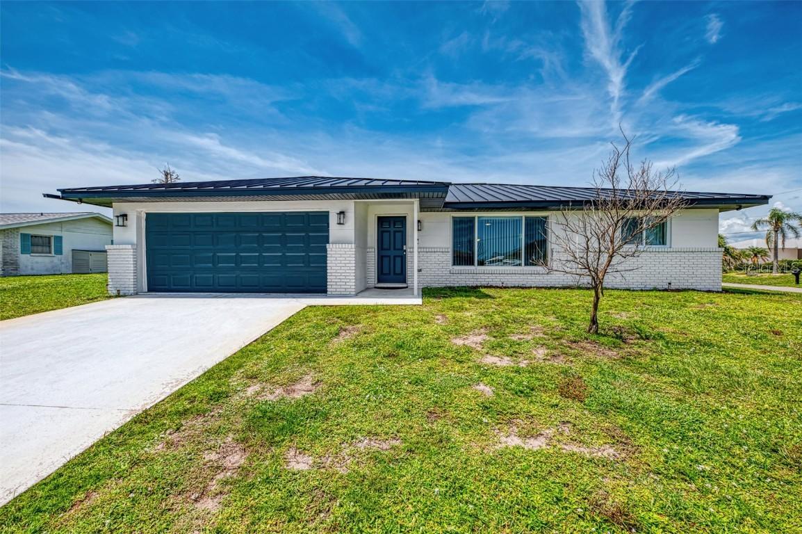 1359 Cambridge Dr., Venice, FL 34293