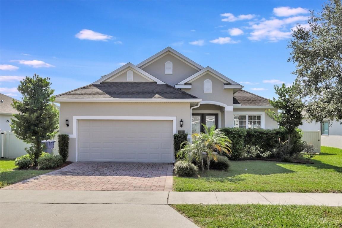 720 Calabria Way, Howey In The Hills, FL 34737