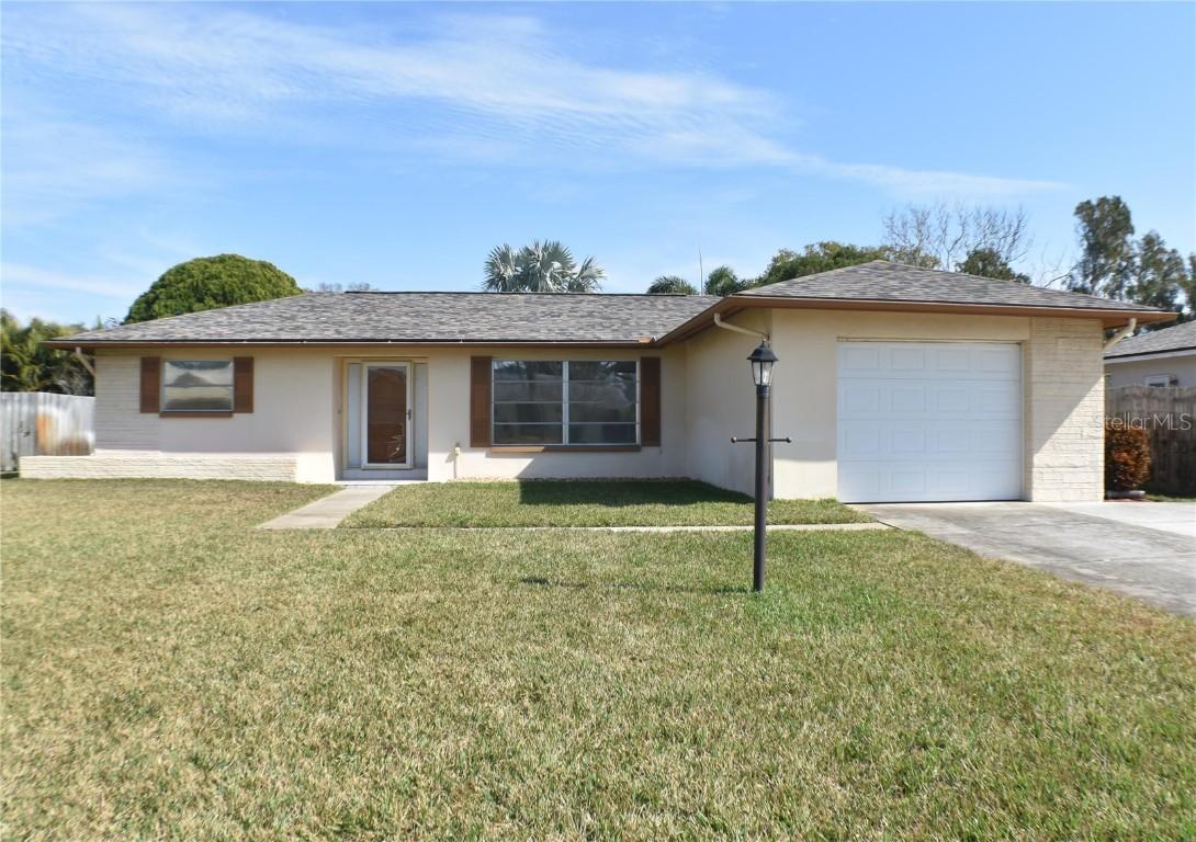 2587 Blackwood Cir., Clearwater, FL 33763