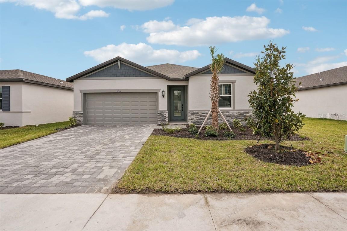 104 Runaway Field Ave., Nokomis, FL 34275