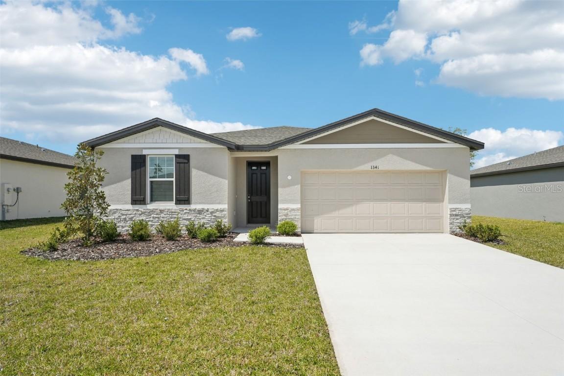 1341 Oak Valley Dr., Auburndale, FL 33823