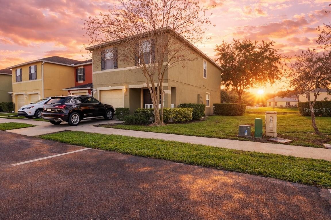 572 Cresting Oak Cir. #19, Orlando, FL 32824