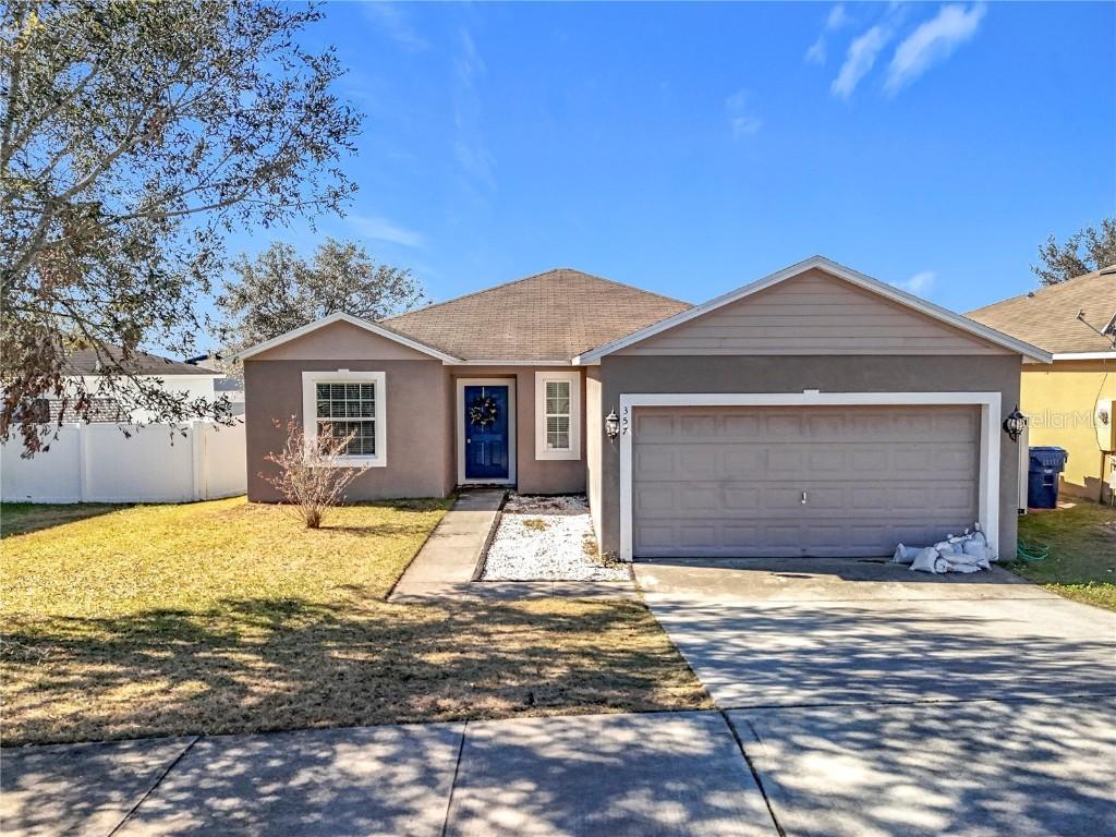 357 Red Kite Dr., Groveland, FL 34736