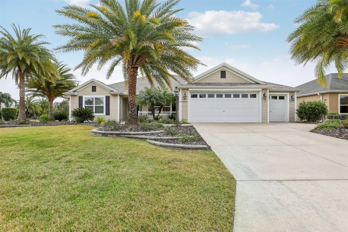 826 Wiechens Way, The Villages, FL 32163