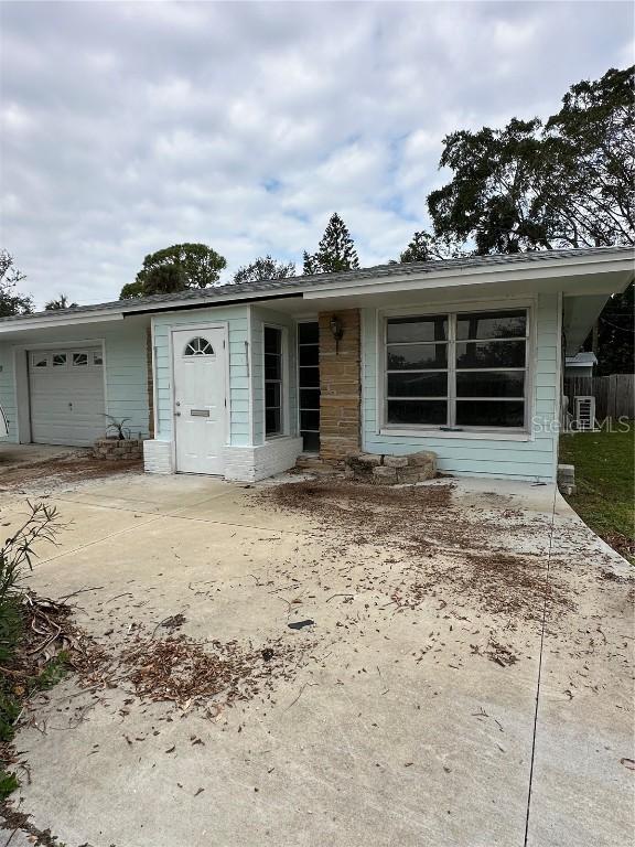 1879 New Hampshire Ave., St Petersburg, FL 33703