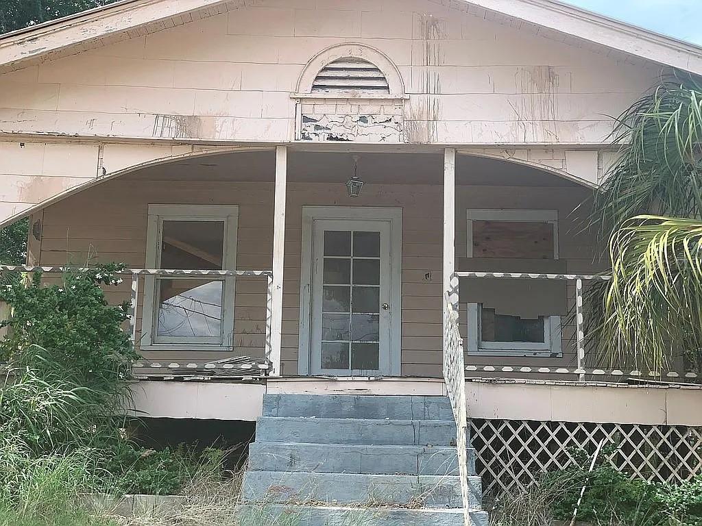 36 E Street, Frostproof, FL 33843