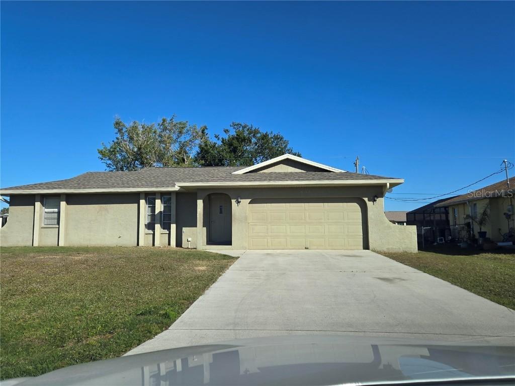 9116 Castlehill Ave., Englewood, FL 34224