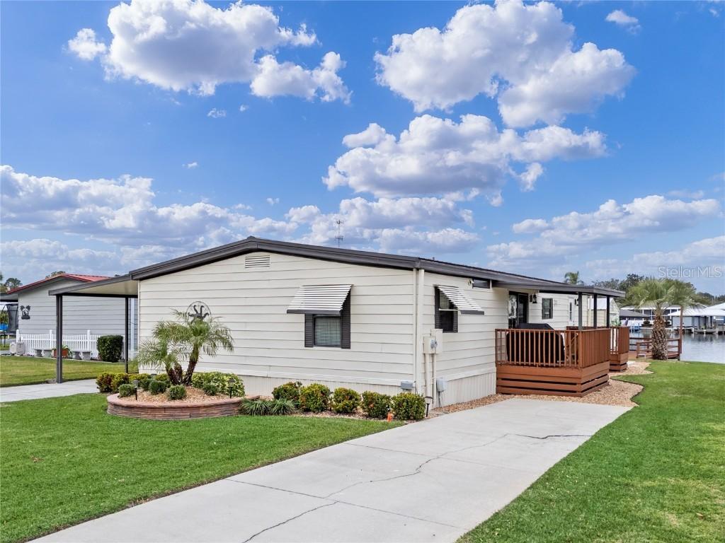 1618 Sunshine Ln., Tavares, FL 32778