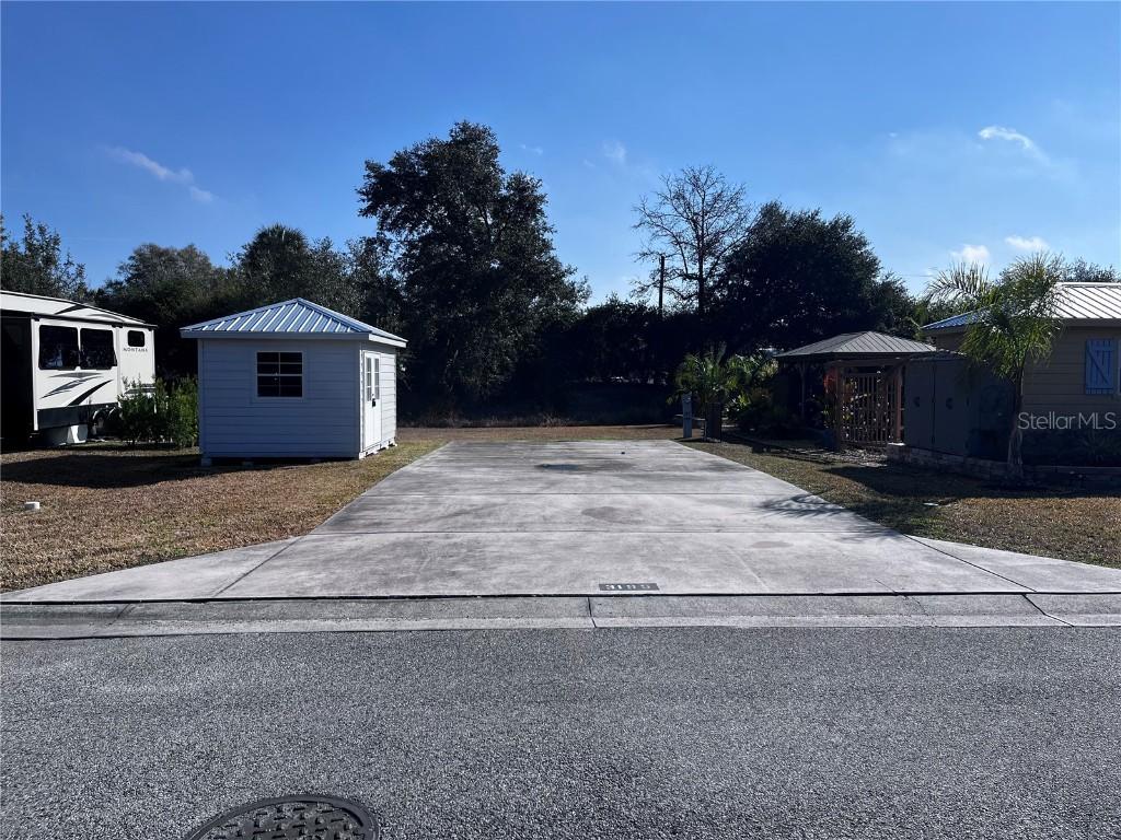 3195 NE 101st Ter., Silver Springs, FL 34488