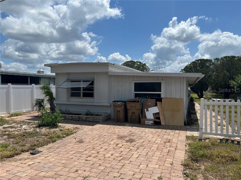 12635 Milwaukee Ave., Tavares, FL 32778