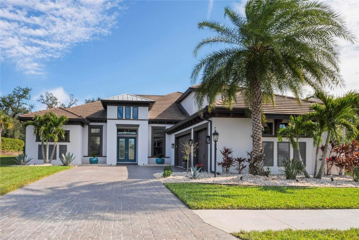 9044 Luna Ln., Sarasota, FL 34241
