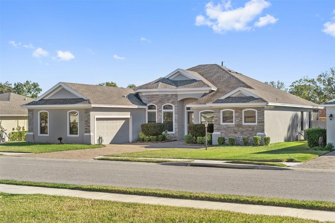 310 Lake Mariana Pl., Auburndale, FL 33823