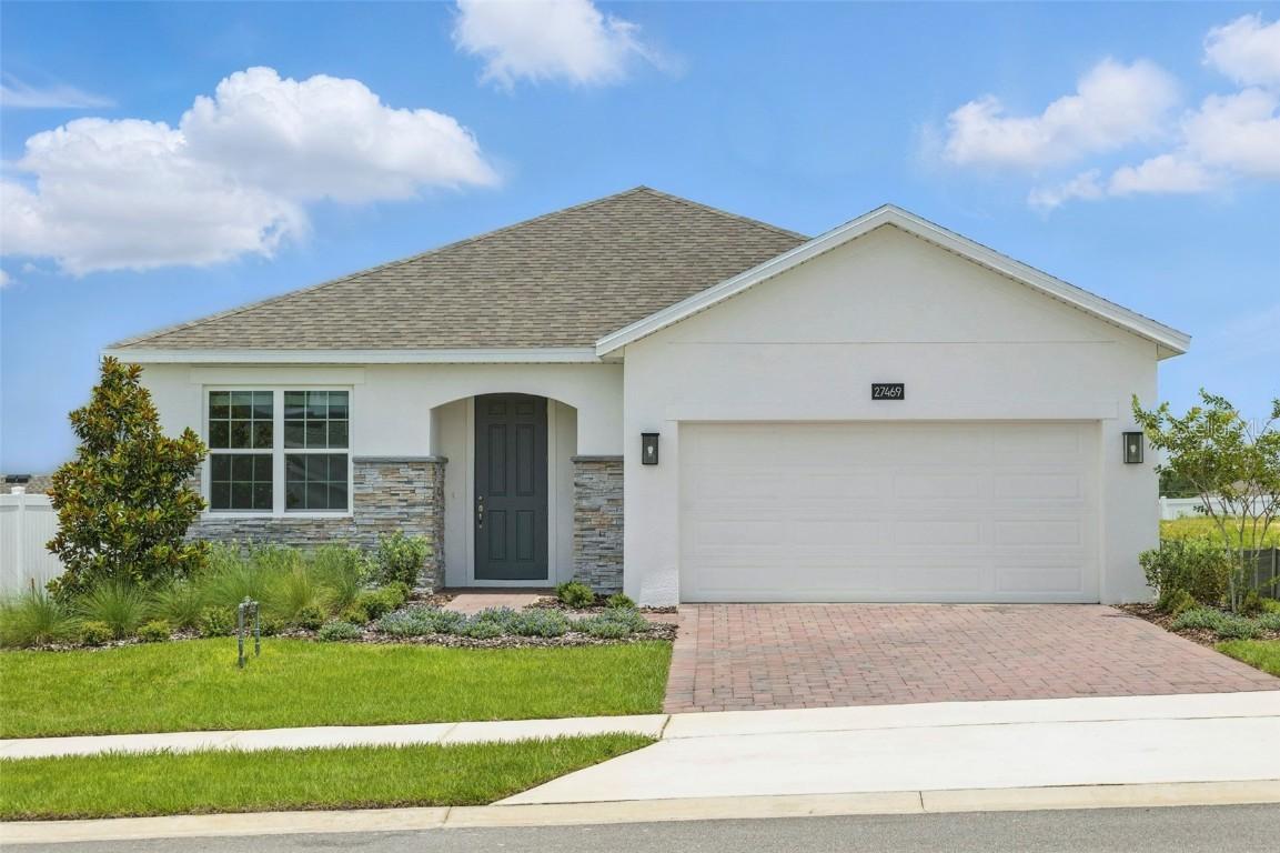 27469 Black Kite Ave., Howey In The Hills, FL 34737