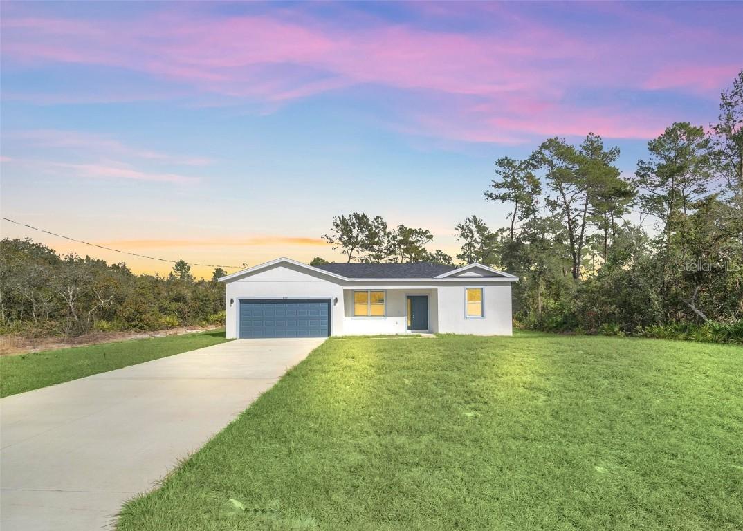 14 Fisher Loop Pass, Ocklawaha, FL 32179