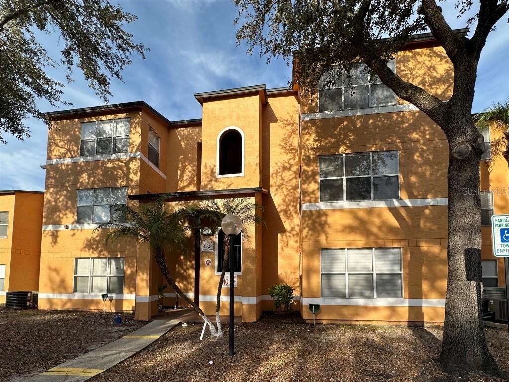 4524 Commander Dr. #1613, Orlando, FL 32822