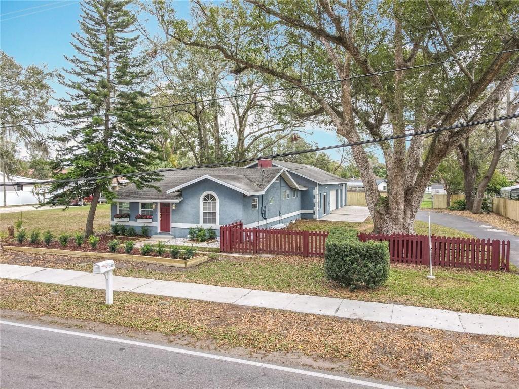 2825 Conway Gardens Rd., Orlando, FL 32806
