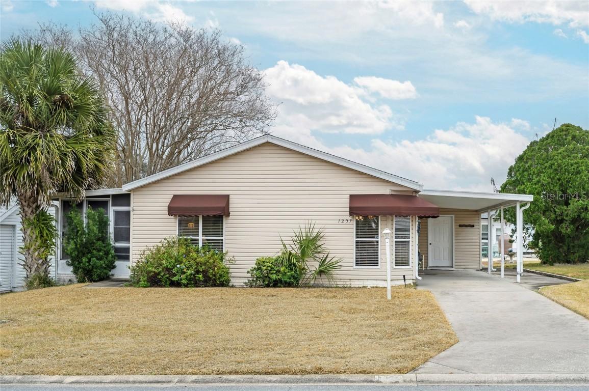 1207 Palmetto Dr., Lady Lake, FL 32159