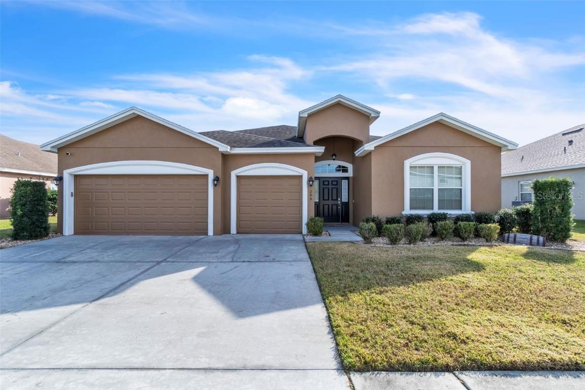 245 Viola Dr., Auburndale, FL 33823